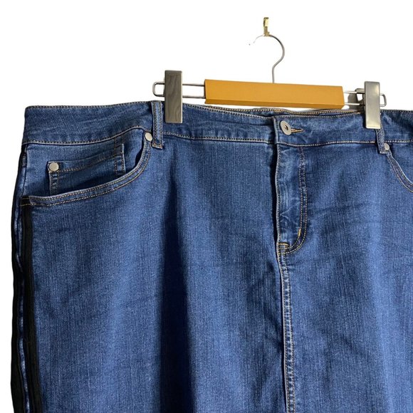 Torrid Women's Double Striped Medium Wash Mini Skirt - Picture 3 of 8